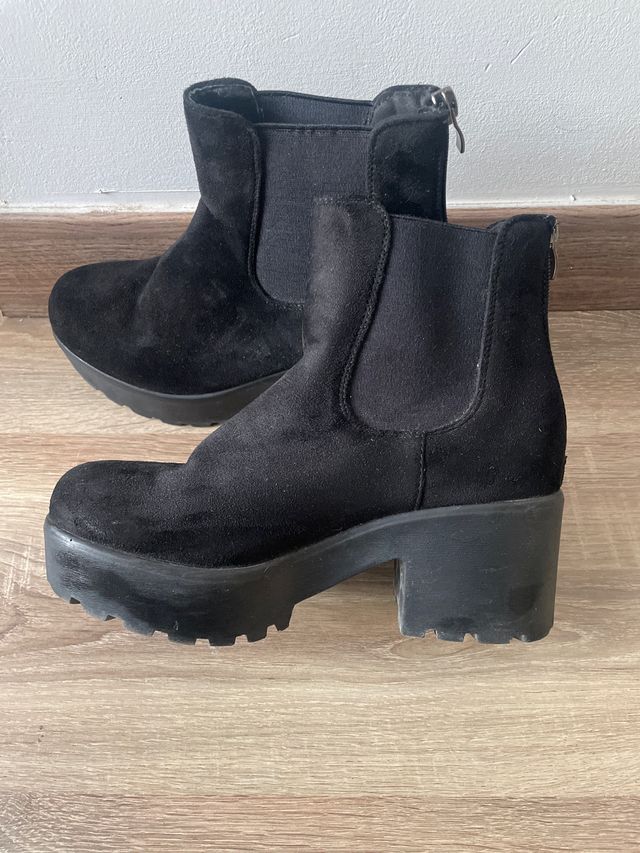 Botín serraje tacón plataforma negro