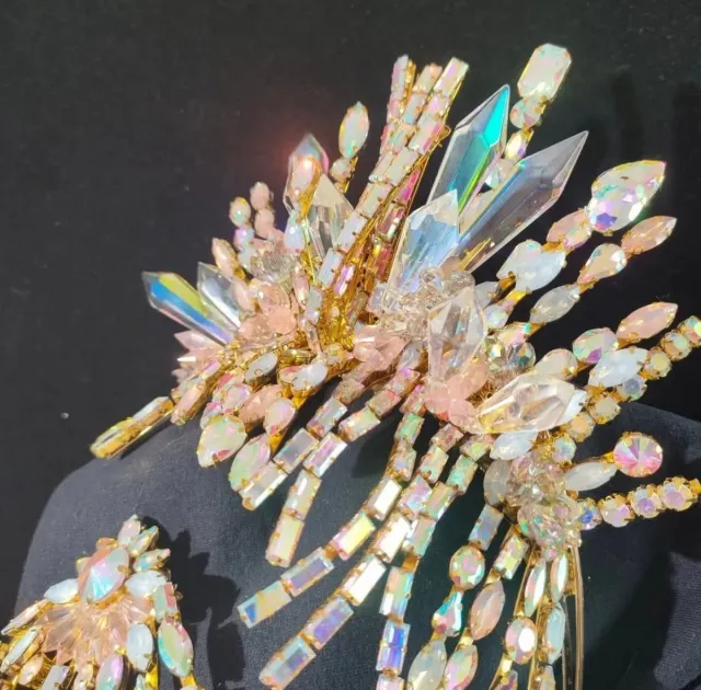 Tocado de cristal dorado y multicolor