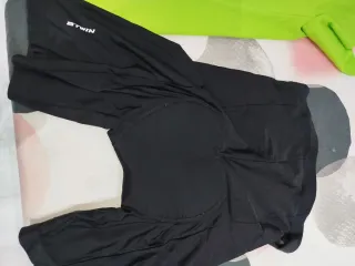 Ropa de ciclismo Btwin negra. Talla M