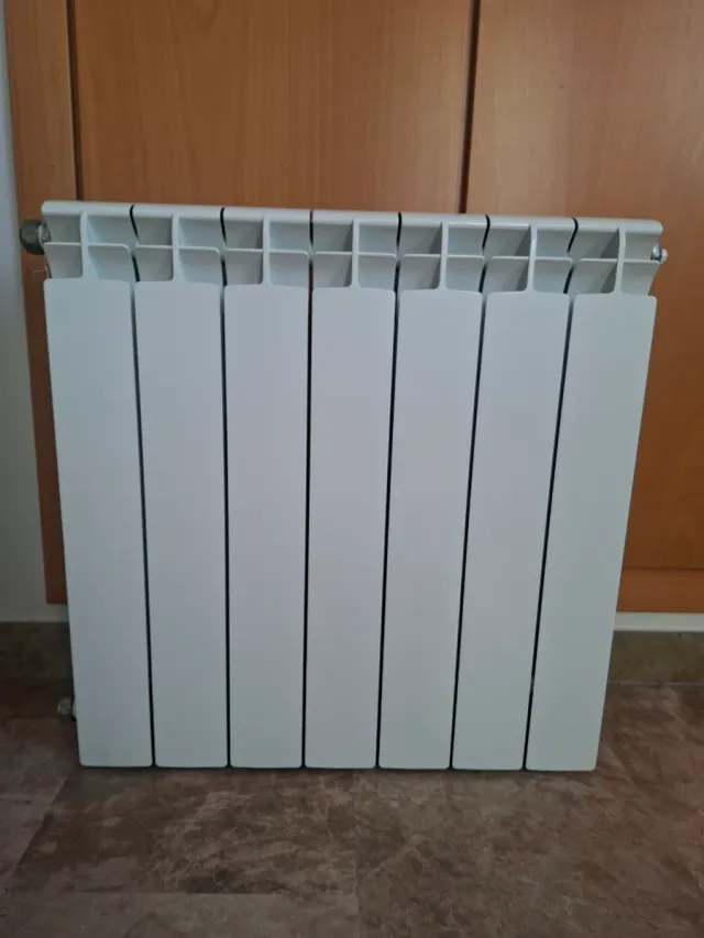 Radiador de agua blanco