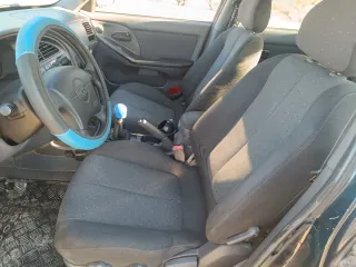 Hyundai Elantra 2002