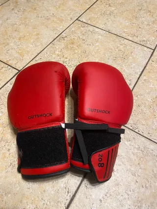 Guantes de boxeo Outshock 8 oz rojos