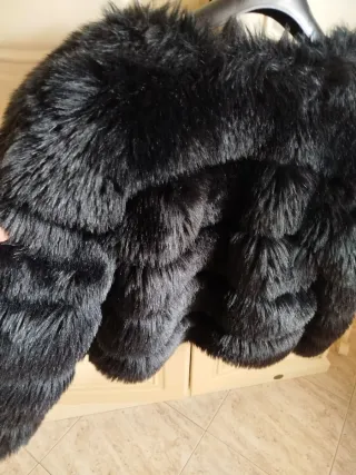 Pelliccia ecologica nera