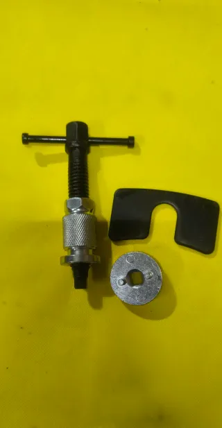 Herramienta para pinzas de freno