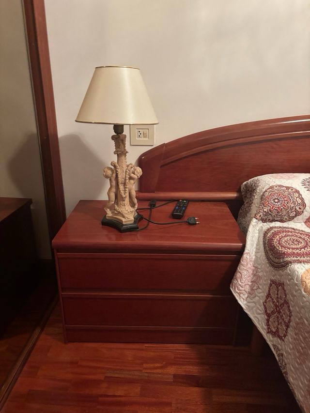 Somier + 2 Mesitas de Noche Madera