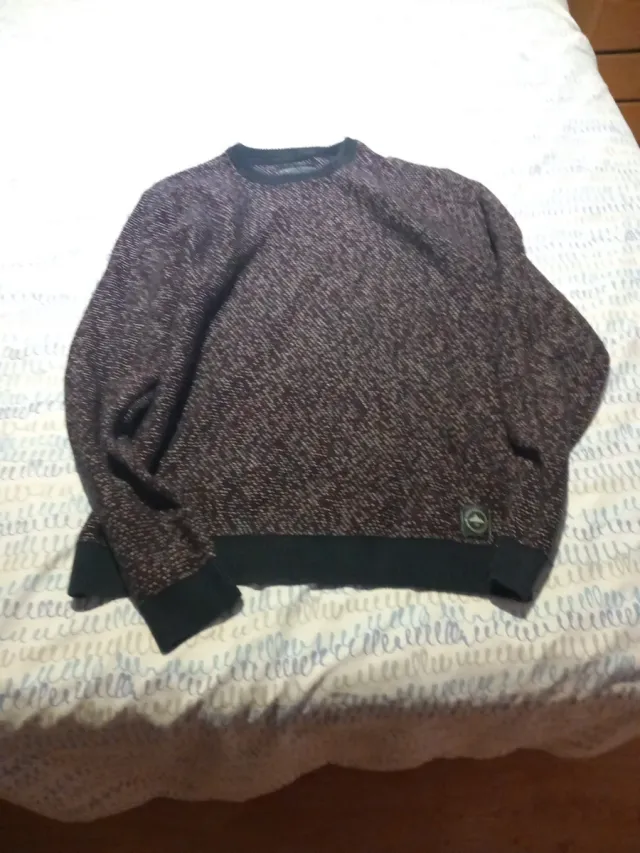 Jersey jaspeado morado y negro