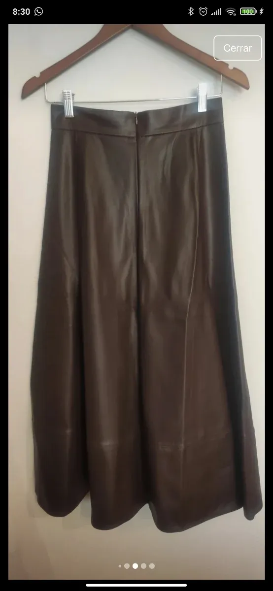 Falda polipiel marrón midi