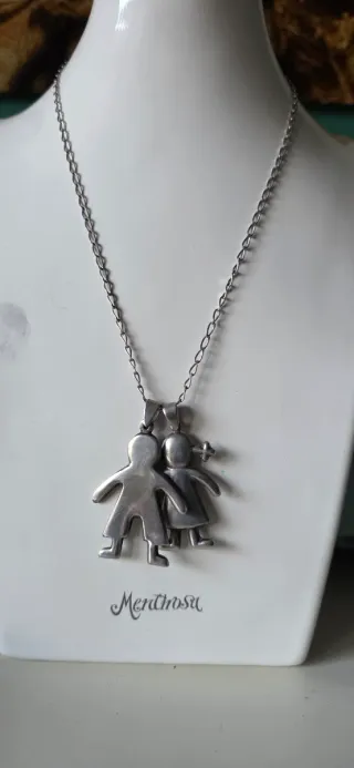 Collana in Argento con Due Bambini