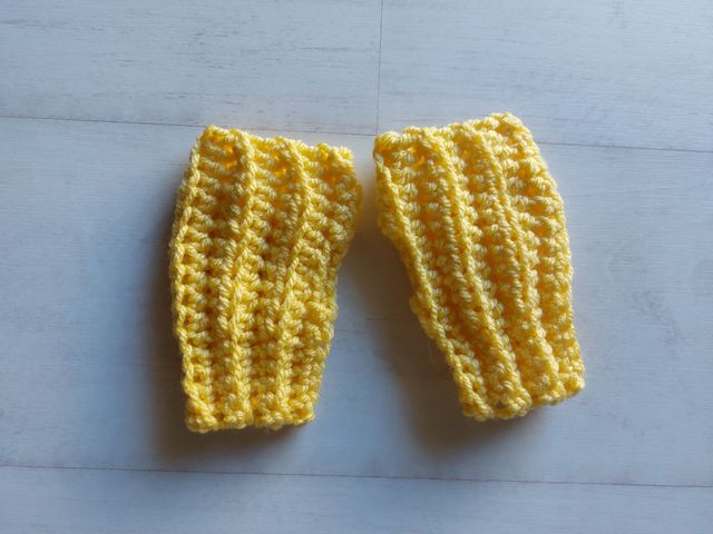 Mitones de crochet amarillos nuevos
