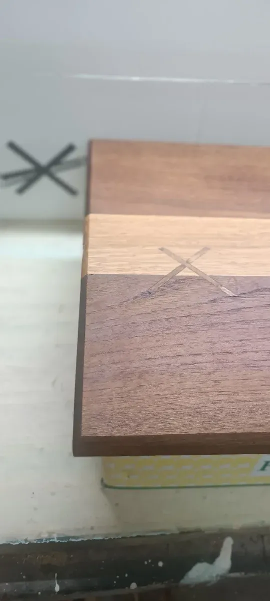 Tagliere bicolore in legno