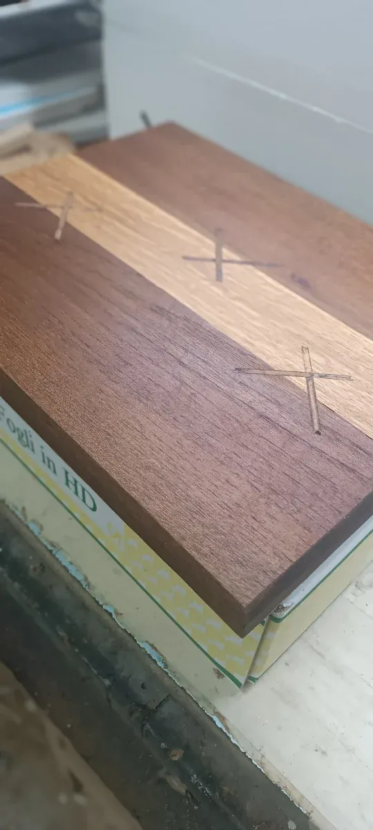 Tagliere bicolore in legno