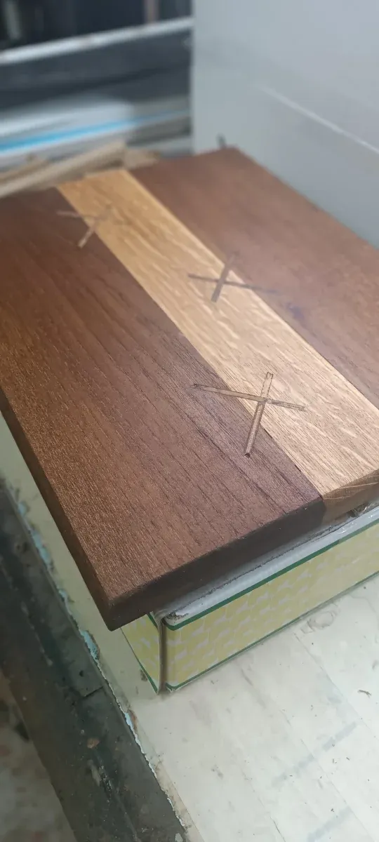 Tagliere bicolore in legno