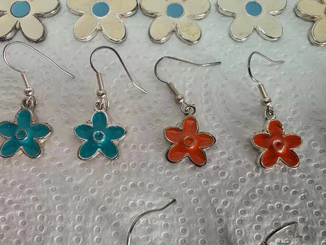 LOTE PENDIENTES - FLORES - MARGARITAS