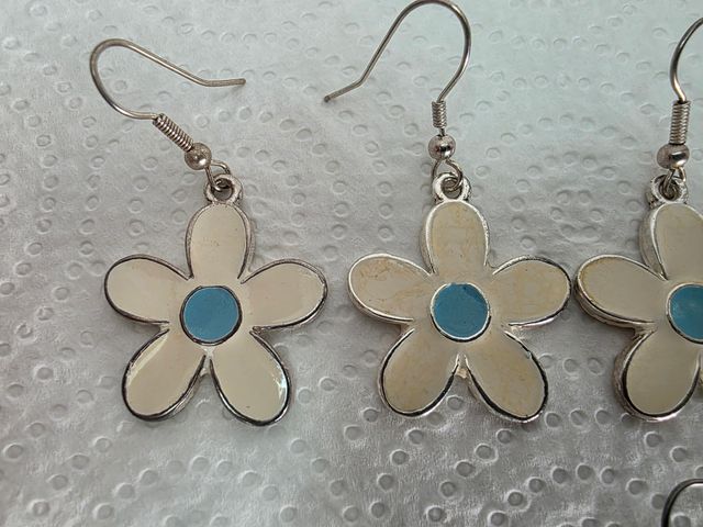 LOTE PENDIENTES - FLORES - MARGARITAS
