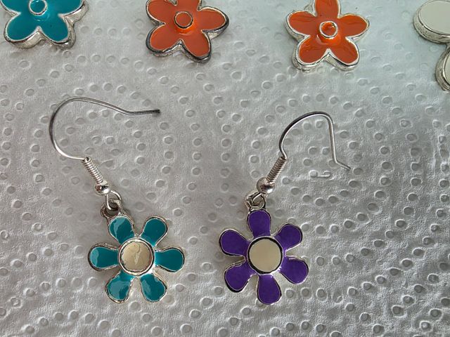 LOTE PENDIENTES - FLORES - MARGARITAS