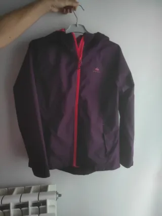Chaqueta impermeable Quechua talla 12-13 años