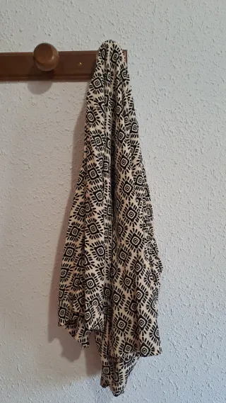 Camisa étnica beige y negra