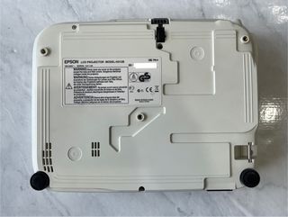 Proyector Epson EB-X7 compacto