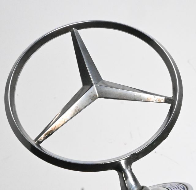 Estrella Mercedes-Benz Clase E W211