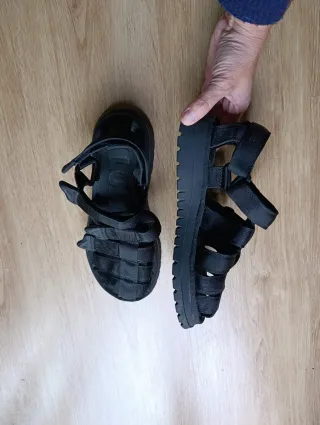 Sandalias Bimba y Lola Plataforma Negras