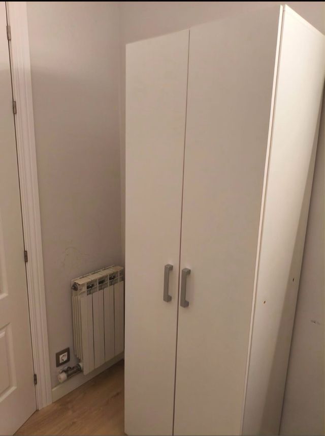 Armario auxiliar o de baño blanco