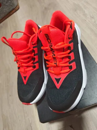 Zapatillas Under Armour 37.5 Negras Naranja