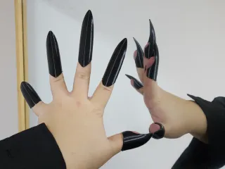 Uñas postizas negras tipo garra