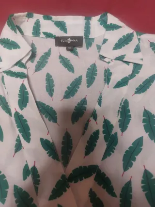Blusa Surkana hojas verdes y blancas