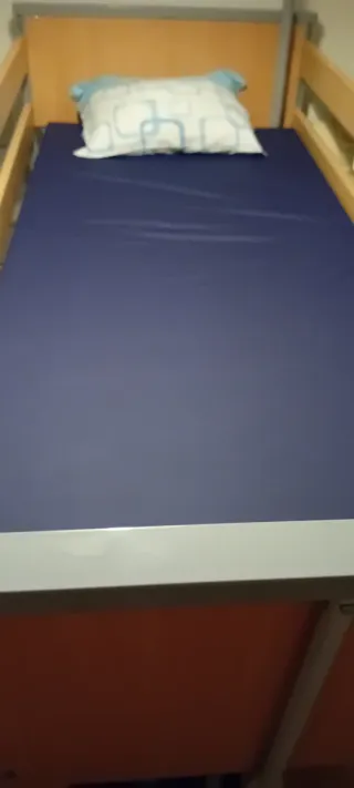 Cama articulada Invacare com colchão