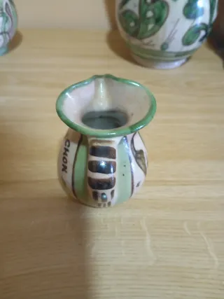 Jarrita cerámica Turolense pintada a mano