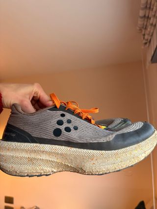 Zapatilla Trail Craft Gris Naranja