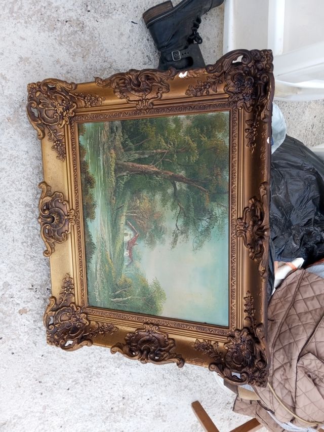 Cuadro decorativo dorado con paisaje