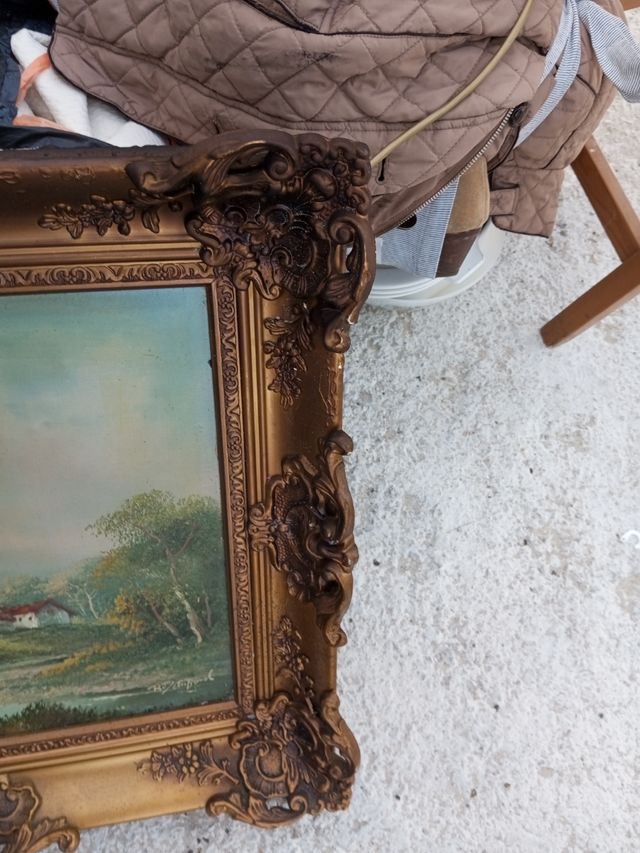 Cuadro decorativo dorado con paisaje