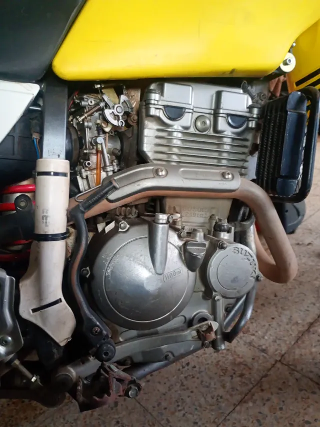 Suzuki DRZ 250cc 4 tiempos