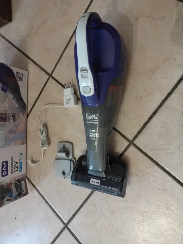 Black+Decker Aspirapolvere 12V Pet
