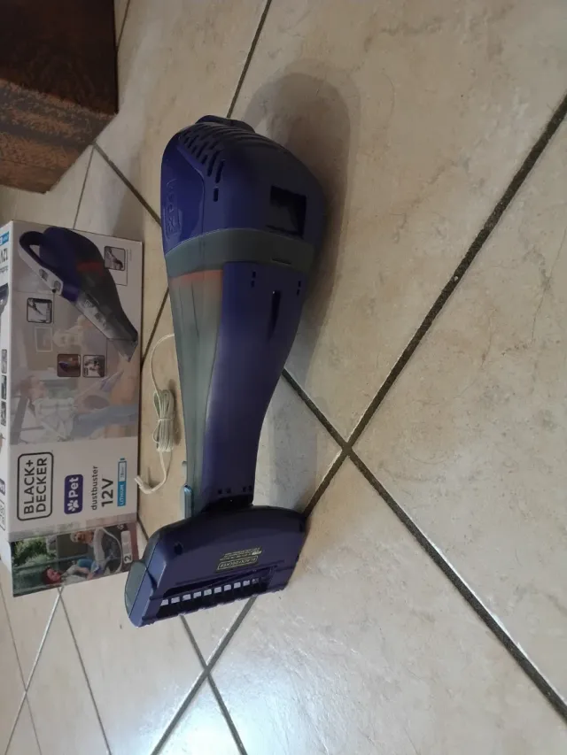 Black+Decker Aspirapolvere 12V Pet