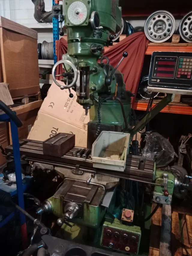 Fresadora Bridgeport