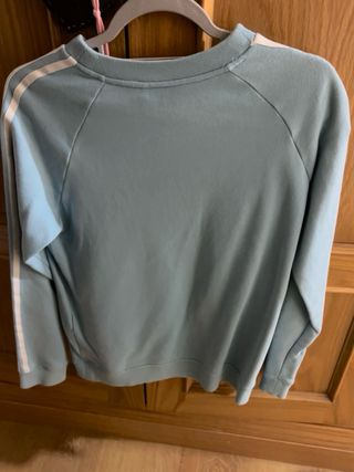 Sudadera Adidas azul con rayas