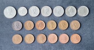 19 monete canadesi di diverso modello
