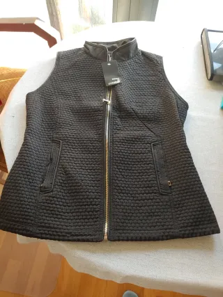 Chaleco negro mujer october,