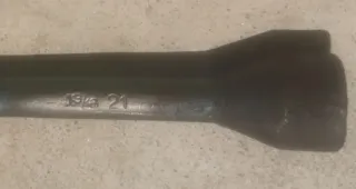 Llave en cruz de vehículo antiguo clásico 4 bocas