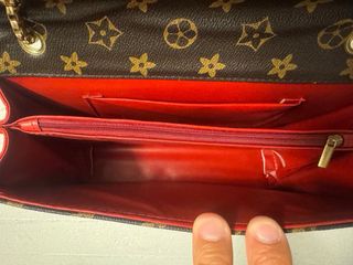 Borsa a tracolla marrone e rossa