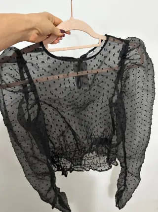 Blusa H&M plumeti negra XS