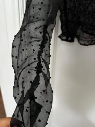 Blusa H&M plumeti negra XS