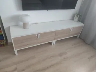 Muebles de comedor blanco y madera