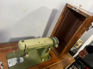 Máquina de coser Sigma antigua