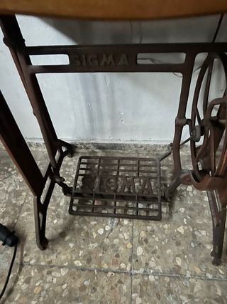 Máquina de coser Sigma antigua