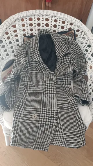 Abrigo Amitié cuadros blanco y negro