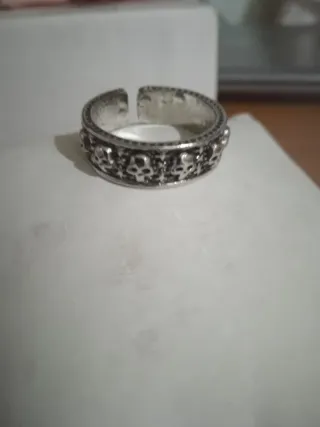 Anello uomo regolabile con teschi