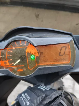 Moto KTM 990 SMT Negra y Naranja Año: 2010